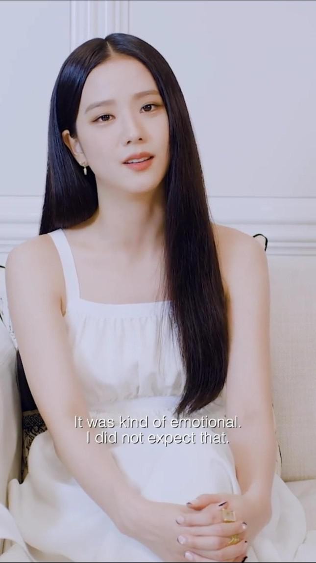 Amaranth Việt Nam  Thanh Hằng đụng váy Dior của Jisoo Liệu Đôi chân  1m12 có lấn át spotlight Hoa hậu Hàn Quốc