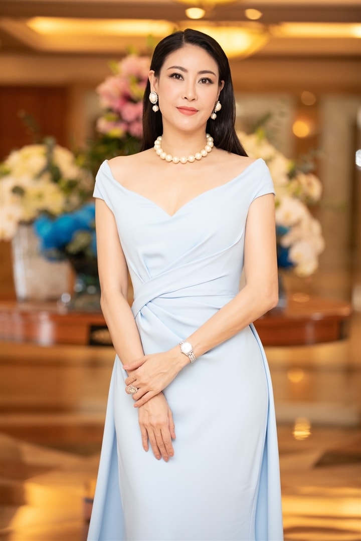 Hoa hậu Hà Kiều Anh tiết lộ mình là hậu duệ của vua Minh Mạng-2