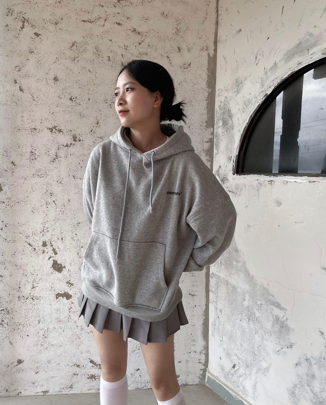 Áo hoodie chân váy xếp