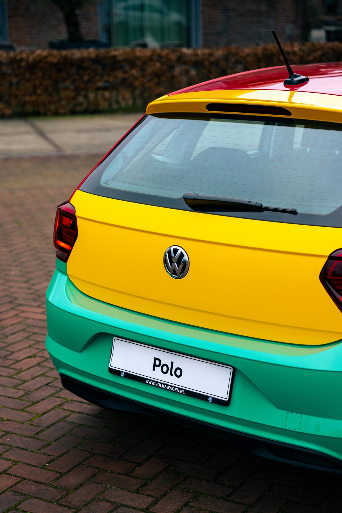 Volkswagen Polo xuất hiện với bộ áo Harlequin đầy sắc màu-8