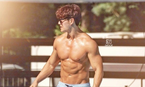 Dispatch-Kim-Jong-Kook