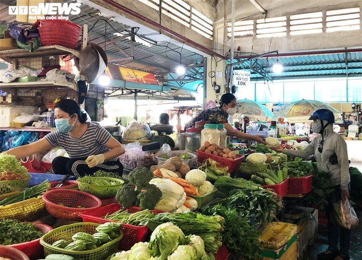 TP.HCM tạm dừng chợ truyền thống tại thị trấn và 3 xã ở huyện Hóc Môn - 1