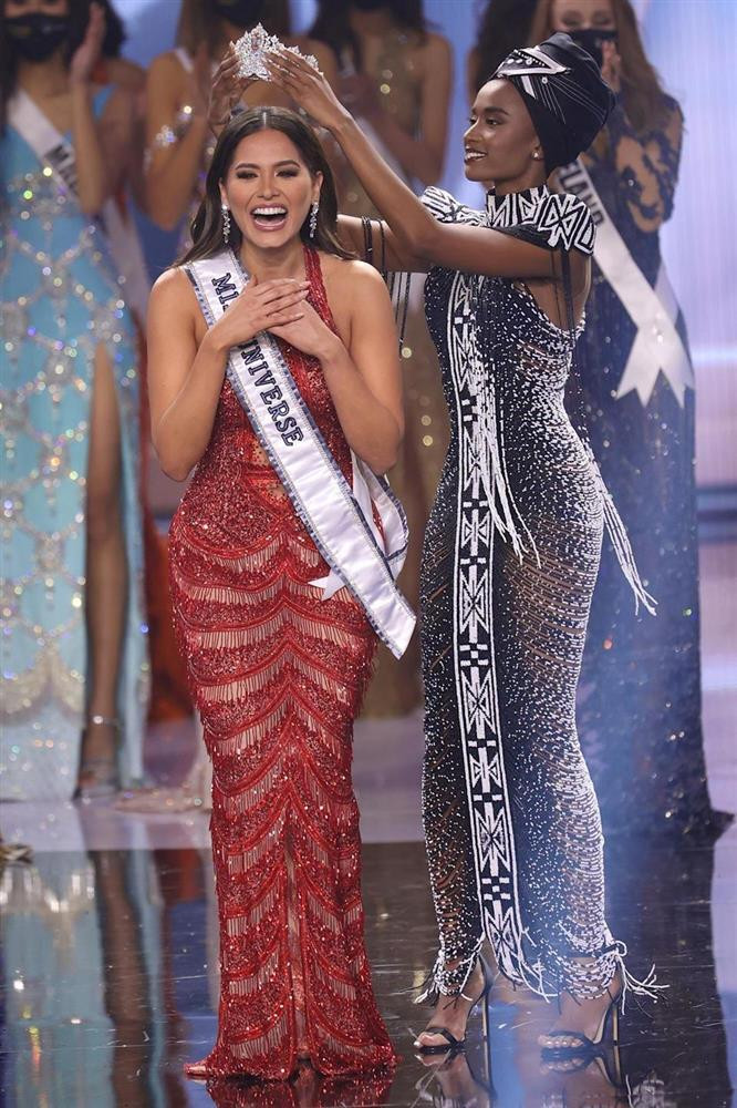 Nhan sắc tân Miss Universe bị bà mẹ U40 chặt đẹp-8