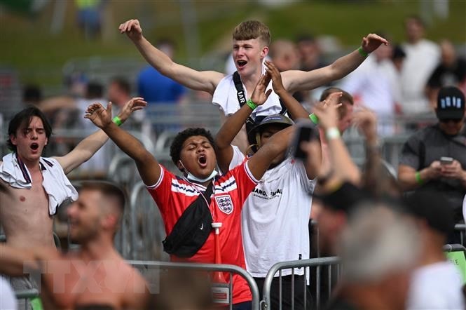 WHO cảnh báo cần tăng cường giám sát dịch trong giải EURO 2020 hình ảnh 1 WHO canh bao can tang cuong giam sat dich trong giai EURO 2020 hinh anh 1