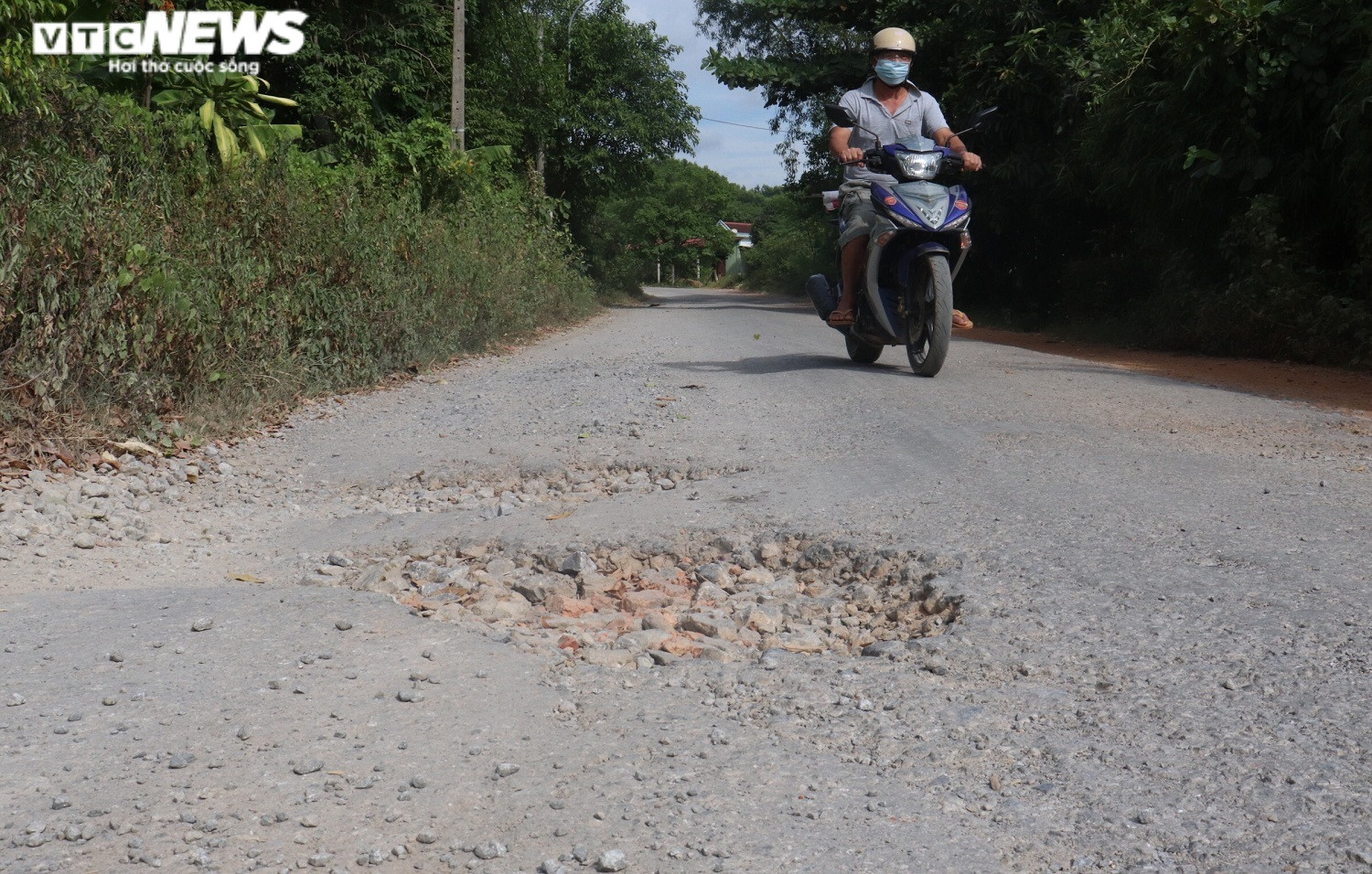 Mỏ đá ở Quảng Bình gây ô nhiễm, dân 'gồng mình' chịu trận  - 6