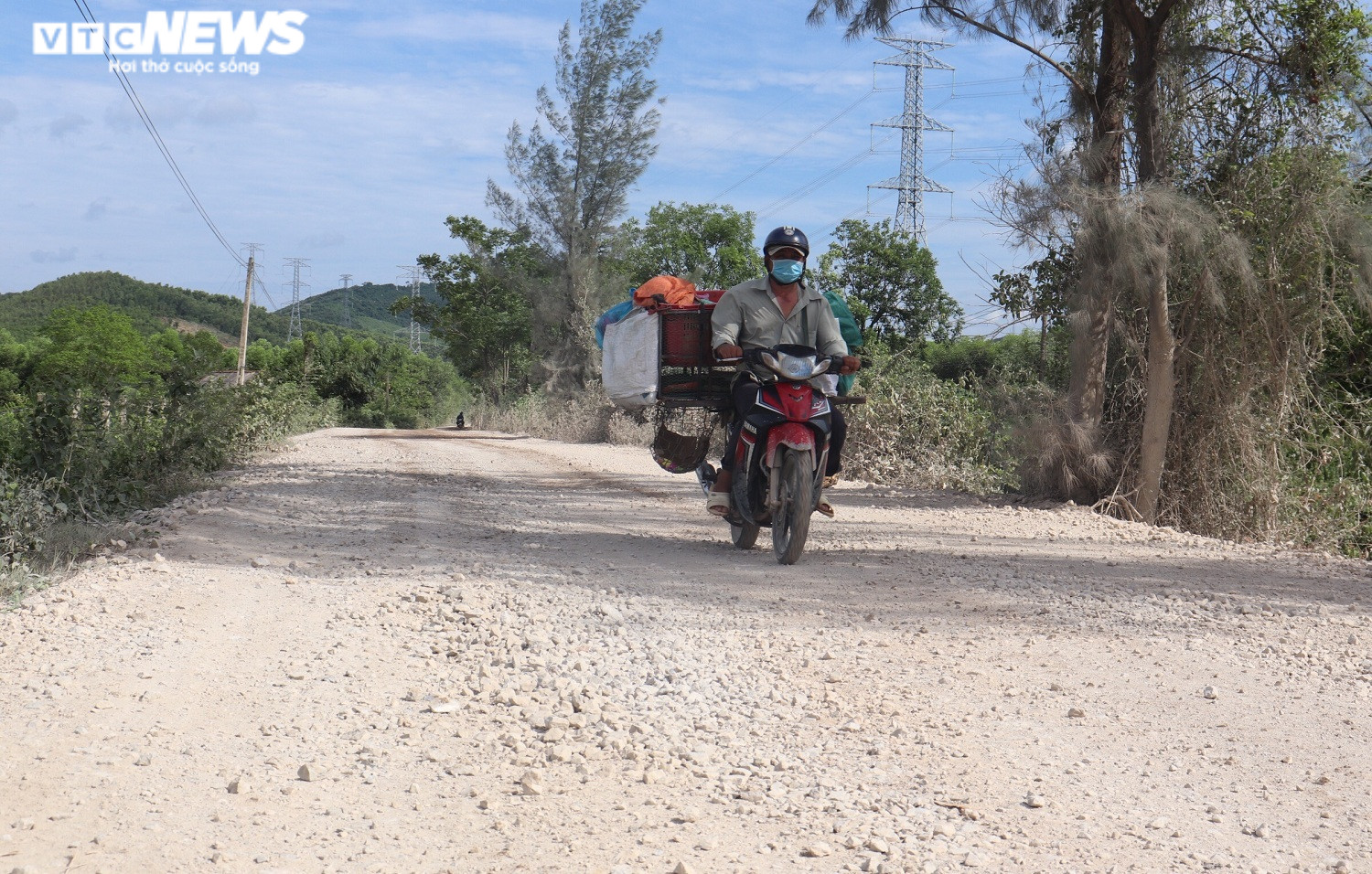 Mỏ đá ở Quảng Bình gây ô nhiễm, dân 'gồng mình' chịu trận  - 8