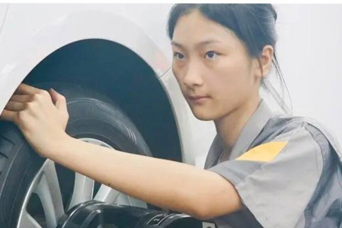 Đánh bại nam giới trong cuộc thi sửa chữa ô tô, nữ sinh 17 tuổi nổi như cồn  - 1