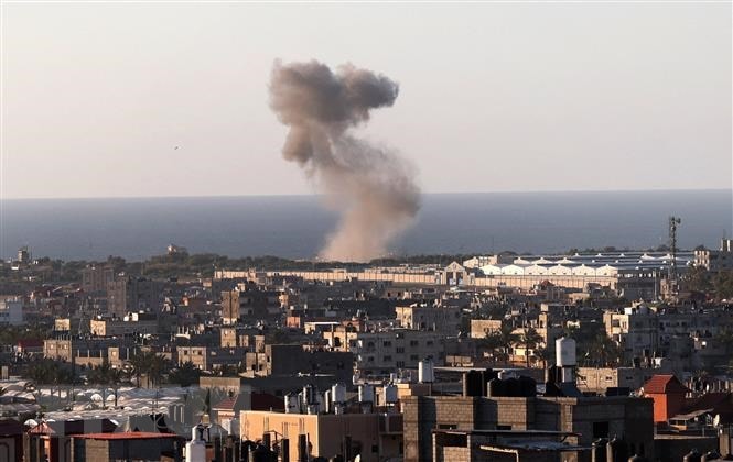 Không quân Israel tiến hành tấn công các mục tiêu tại dải Gaza hình ảnh 1 Khong quan Israel tien hanh tan cong cac muc tieu tai dai Gaza hinh anh 1
