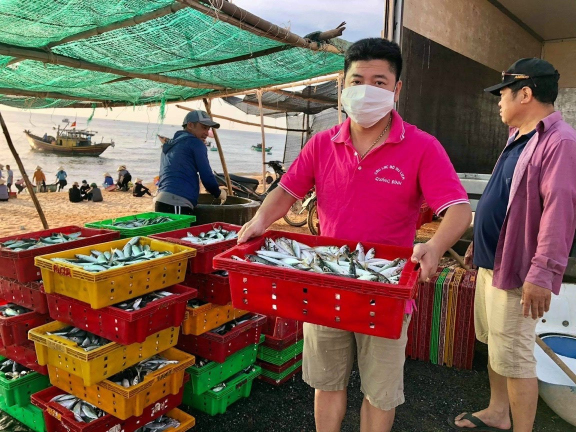 TP.HCM tiếp nhận ba tấn cá 'nghĩa tình' đầu tiên của người Quảng Bình gửi tặng