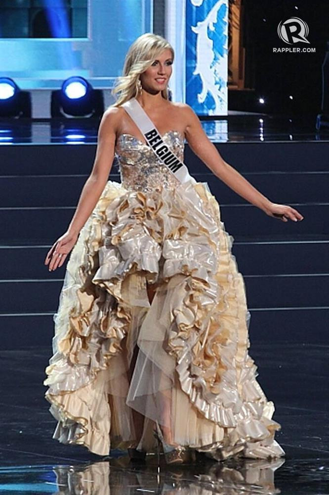 Đầm dạ hội bị chê tơi bời tại Miss Universe: Bộ giống váy ngủ, bộ như khăn trải bàn-17
