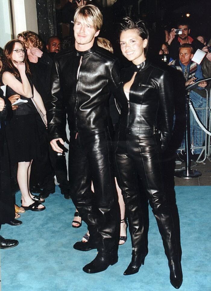 Kỉ niệm 22 năm ngày cưới, David Beckham mặc đồ đôi cùng vợ-2