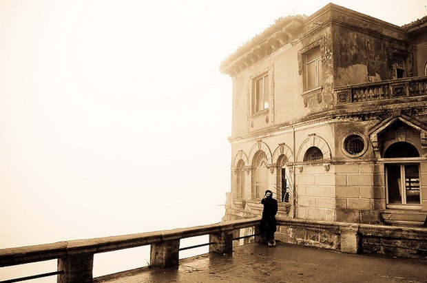 Hotel Del Salto: Từ chốn nghỉ dưỡng xa xỉ bậc nhất chỉ dành cho giới thượng lưu tới “địa ngục u ám” của hàng loạt vụ tự sát gây ớn lạnh - Ảnh 7. Hotel Del Salto: Từ chốn nghỉ dưỡng xa xỉ bậc nhất chỉ dành cho giới thượng lưu tới “địa ngục u ám” của hàng loạt vụ tự sát gây ớn lạnh - Ảnh 7.