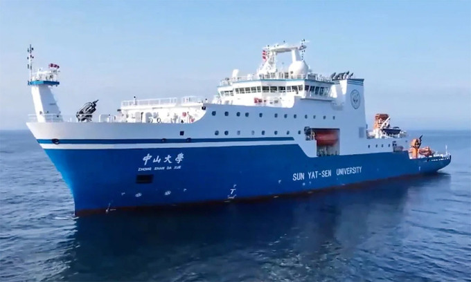 Tàu nghiên cứu Đại học Trung Sơn trong một chuyến thử nghiệm trên biển. Ảnh: Xinhua.