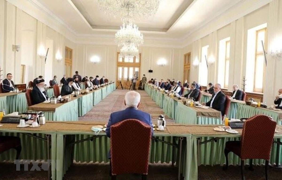 Cuộc đàm phán giữa các phái đoàn của Chính phủ Afghanistan và phiến quân Taliban tại Tehran, Iran. (Ảnh: IRNA/TTXVN)