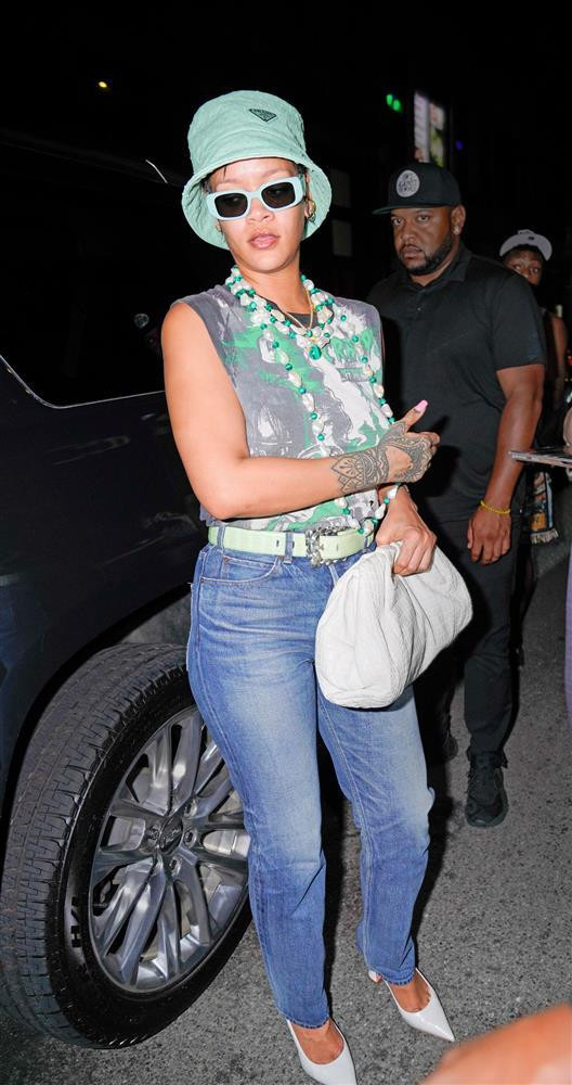 Rihanna mặc sành điệu khi hẹn hò ASAP Rocky-2