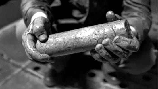 Siêu lỗ khoan Kola có thực sự nghe được âm thanh đến từ địa ngục không? - Ảnh 9. Siêu lỗ khoan Kola có thực sự nghe được âm thanh đến từ địa ngục không? - Ảnh 9.