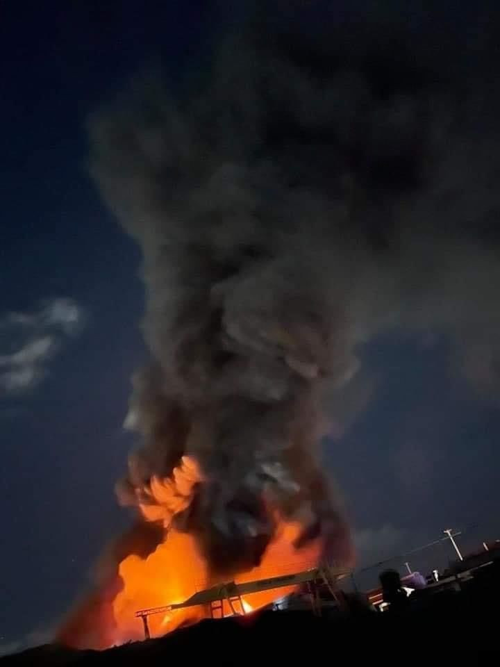 Kho lốp 6.000m2 trong cụm công nghiệp Hà Khánh ở Quảng Ninh cháy lớn