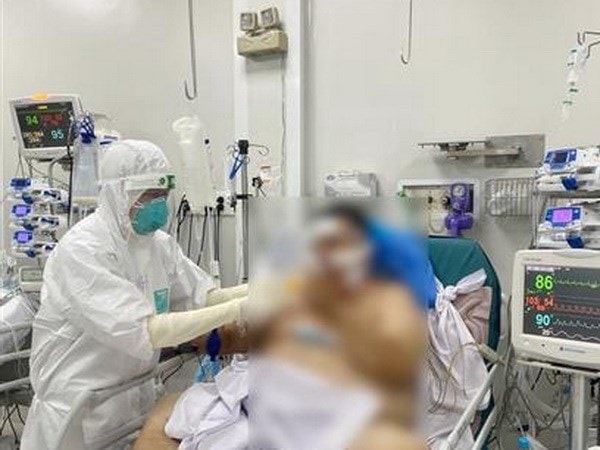 Ngành Y tế chuẩn bị sẵn sàng cấp cứu, điều trị ca bệnh COVID-19 nặng hình ảnh 1 Nganh Y te chuan bi san sang cap cuu, dieu tri ca benh COVID-19 nang hinh anh 1