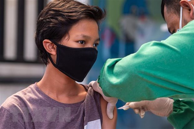 Indonesia xem xet cap phep su dung cho nhieu loai vaccine COVID-19 hinh anh 1