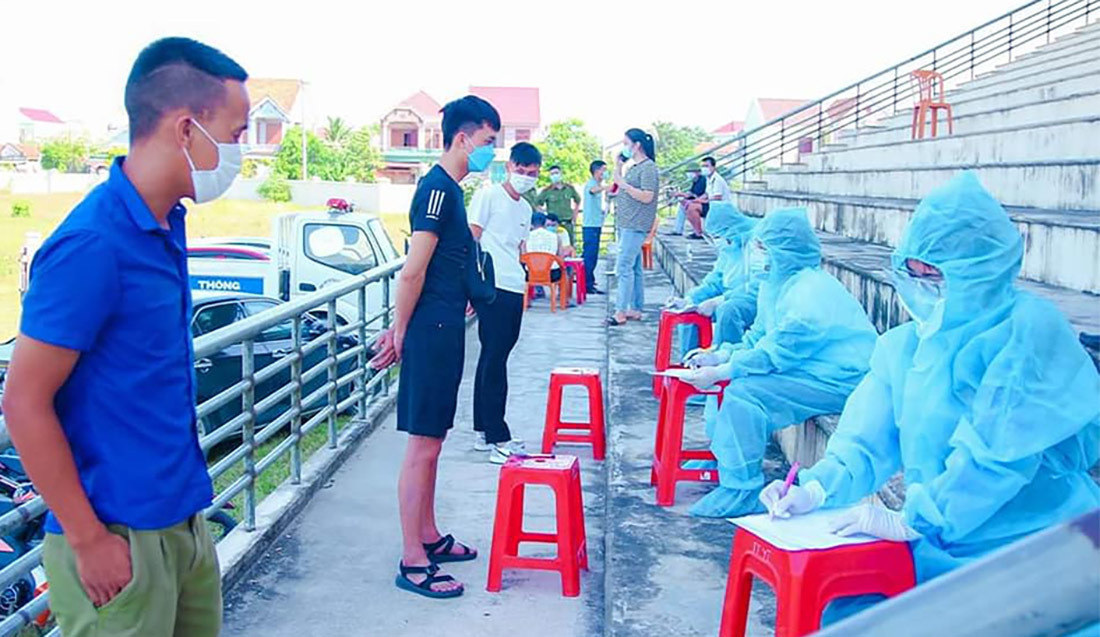 Xe khách chở 40 người từ vùng dịch Covid-19 về Nghệ An trốn khai báo y tế