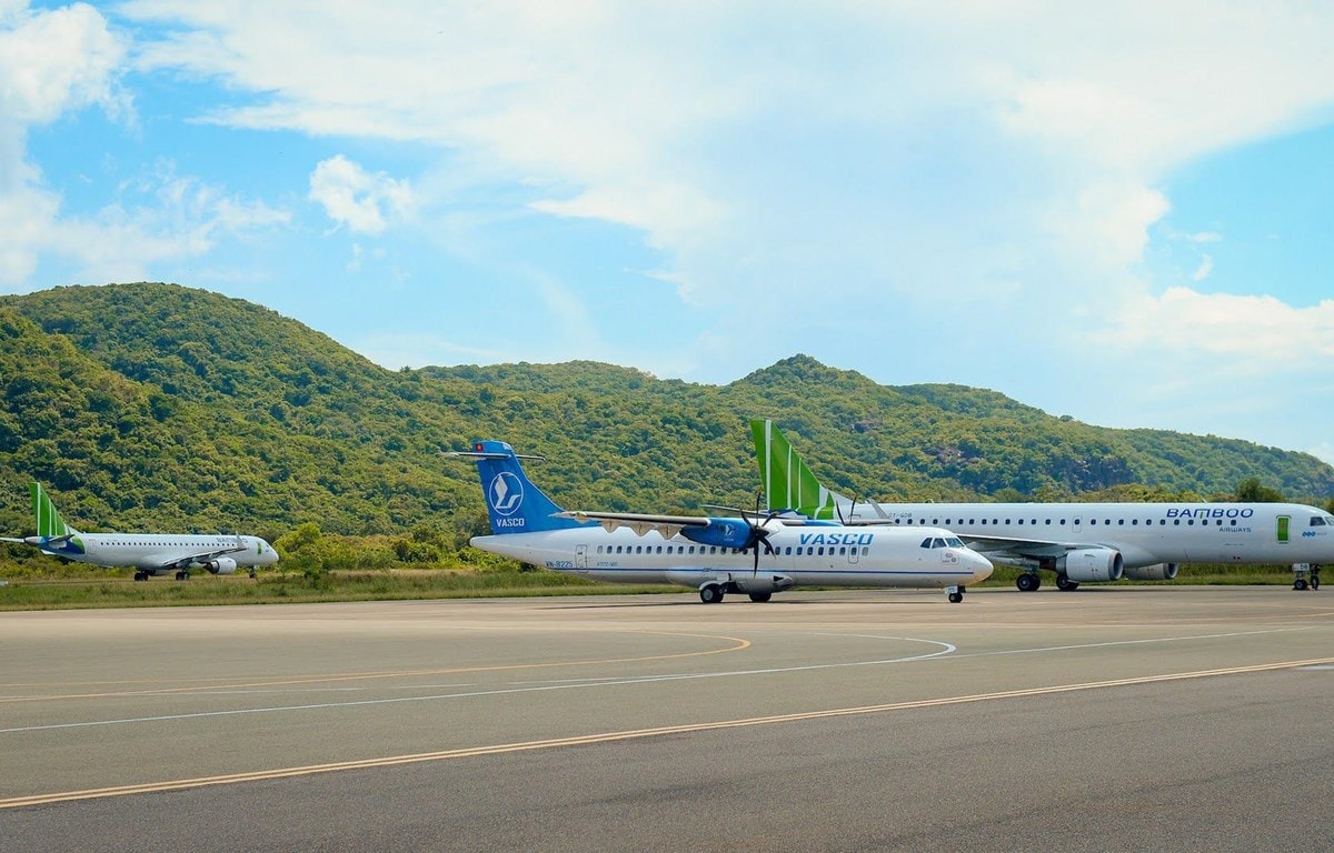 Các đường bay tới Côn Đảo, Kiên Giang, Cà Mau, Điện Biên đang là sân chơi giữa Vietnam Airlines và Bamboo Airways. (Ảnh: CTV/Vietnam+)