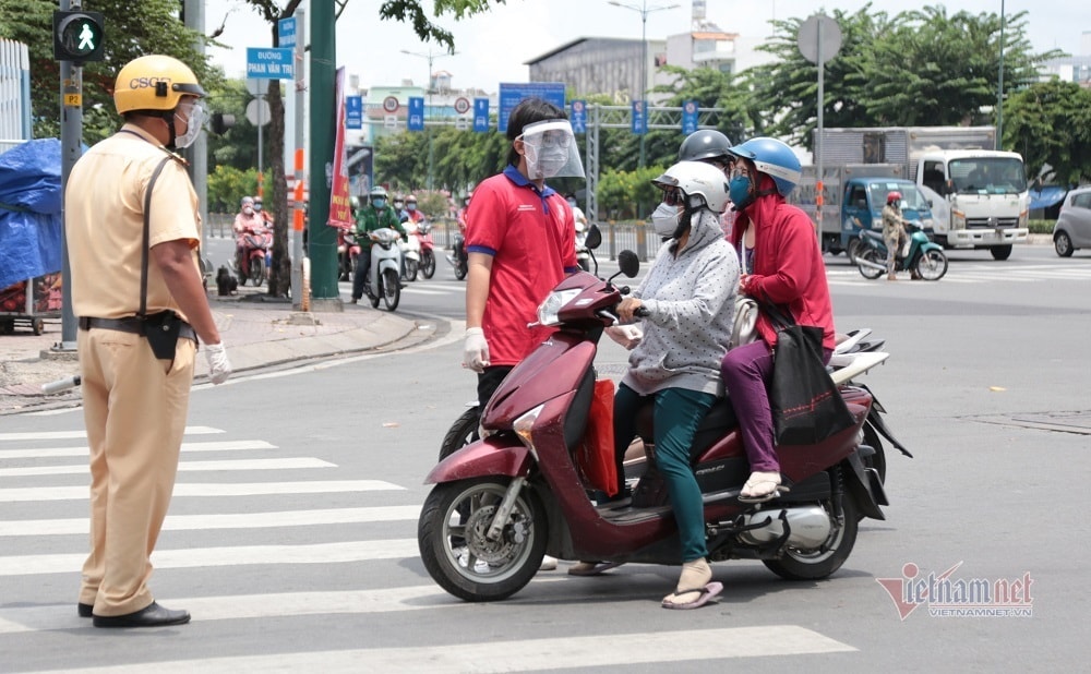 TP.HCM khởi động các chốt kiểm soát, dừng xe ngẫu nhiên người đi đường