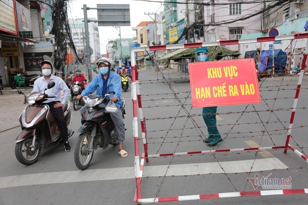 Hình ảnh tái lập chốt kiểm dịch Covid-19 ở TP.HCM theo chiến thuật mới