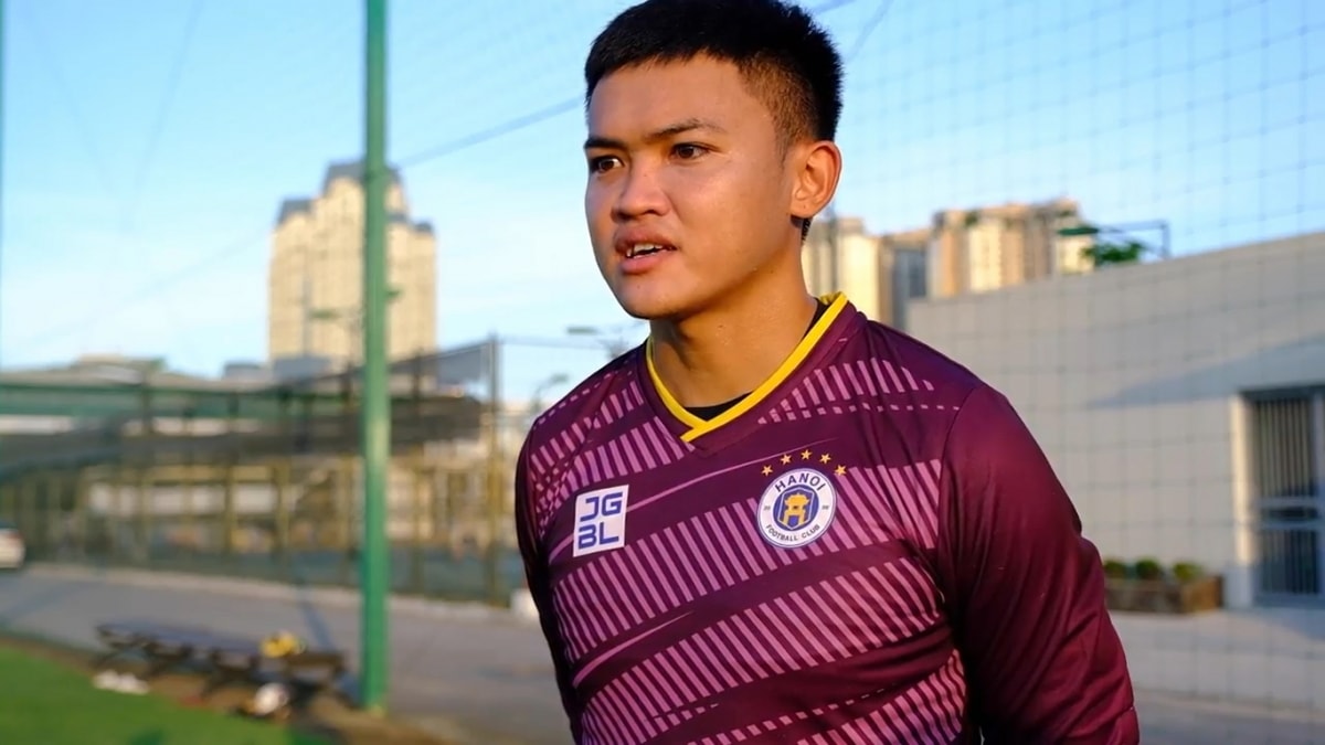 Nguyễn Ngọc Bin thi đấu cho Hà Nội FC theo hợp đồng cho mượn tới hết mùa giải.