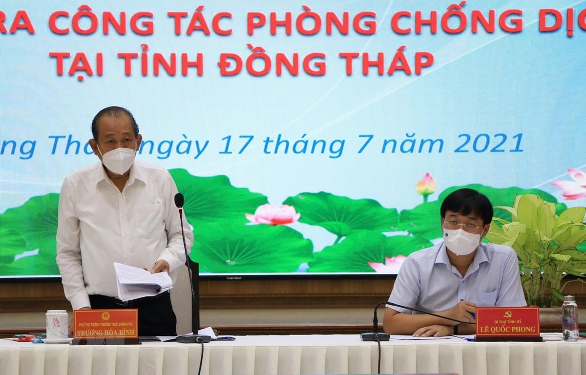 Phó Thủ tướng Thường trực Chính phủ Trương Hòa Bình phát biểu chỉ đạo tại buổi làm việc. (Ảnh: Chương Đài/TTXVN)