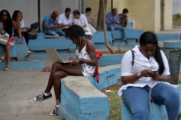 Tuần hành ủng hộ chính phủ tại nhiều thành phố của Cuba hình ảnh 1 Tuan hanh ung ho chinh phu tai nhieu thanh pho cua Cuba hinh anh 1