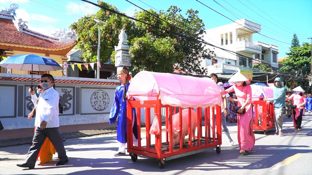 Rộn rã hội đình làng biển - 4