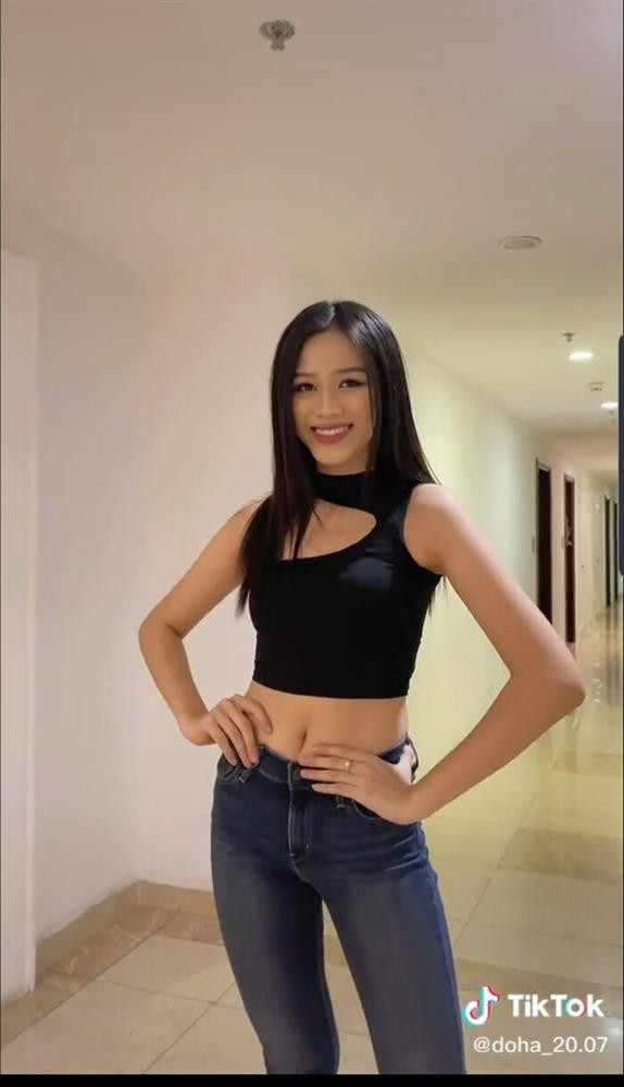 Hoa hậu Đỗ Thị Hà nhờ chấm điểm, dân mạng chê lên chê xuống-3