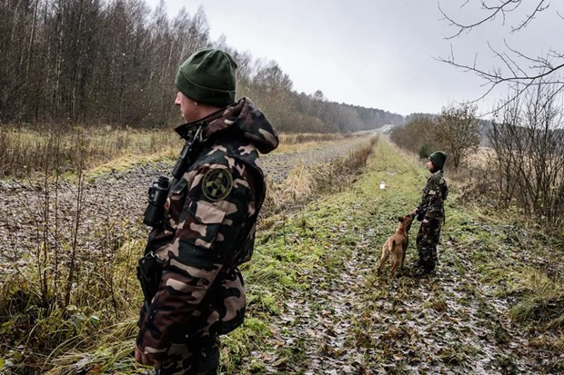 Frontex trien khai linh bien phong giam sat bien gioi Litva-Belarus hinh anh 1