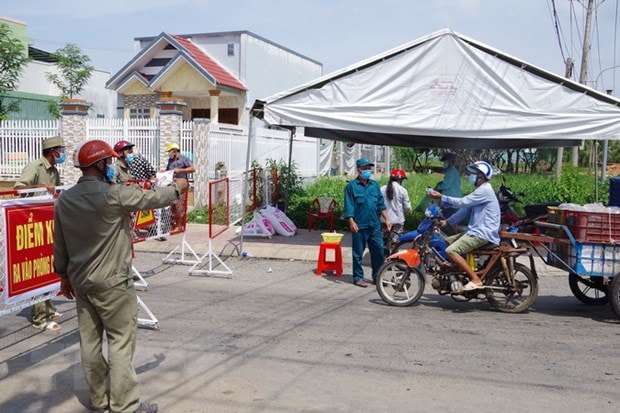 Tien Giang va Dong Thap tap trung cao do de phong, chong dich hinh anh 1