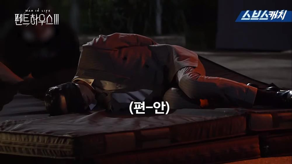 Hậu trường Penthouse 3 tập 7: Vì sao Dượng Tê và Soo Ryeon hay quên thoại?-12