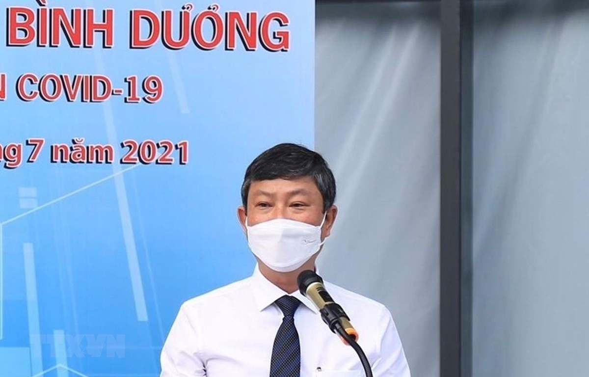 Chủ tịch UBND tỉnh Bình Dương Võ Văn Minh phát biểu tại buổi công bố đưa vào Bệnh viện dã chiến 1.500 giường ở thành phố Thủ Dầu Một. (Ảnh: TTXVN phát)