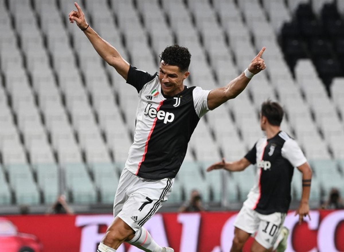 Ronaldo ăn mừng sau khi thiết lập hàng loạt kỷ lục 1 năm trước. (Ảnh: Getty).
