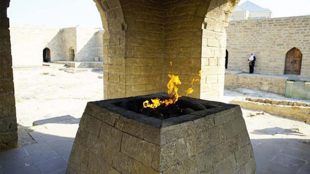 Azerbaijan – Vùng đất của “thần lửa” nơi có ngọn lửa bất diệt cháy sáng hàng nghìn năm - Ảnh 3.