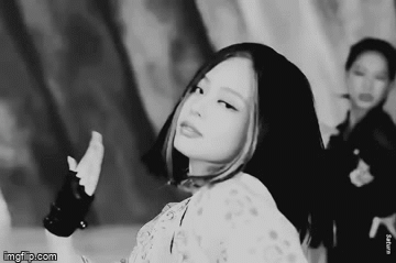 Jennie gây sốt khi lần đầu để tóc ngắn trong MV