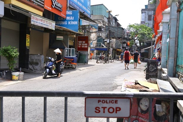Hà Nội: Nhiều nơi làm xét nghiệm COVID-19 thực hiện không nghiêm hình ảnh 2 Ha Noi: Nhieu noi lam xet nghiem COVID-19 thuc hien khong nghiem hinh anh 2