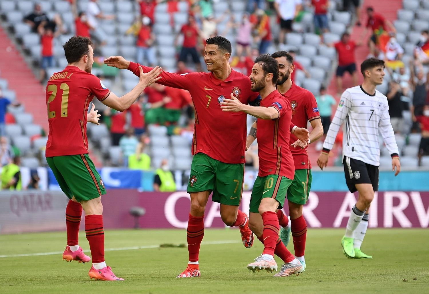 Tuyển Đức đè bẹp Bồ Đào Nha, phá tan màn trình diễn chói sáng của Ronaldo - 1