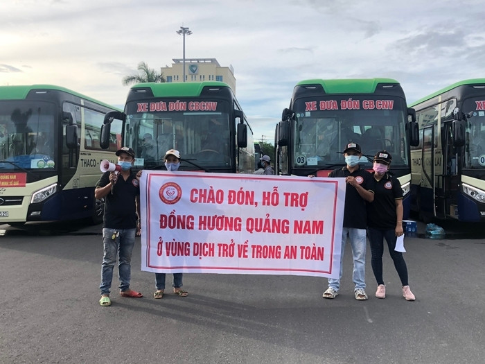 Quảng Nam đưa 10 xe vào TP.HCM đón 400 người dân về quê