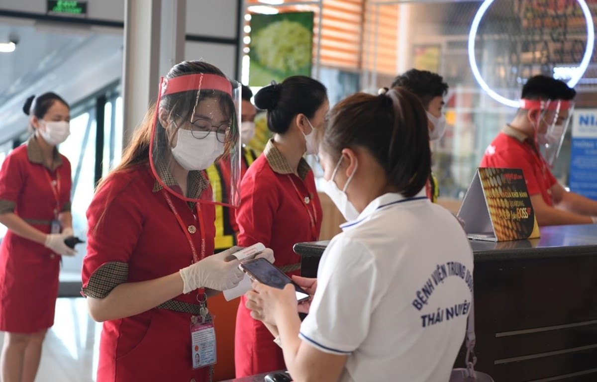 Hãng hàng không Vietjet đã vận chuyển hàng nghìn y bác sỹ vào Thành phố Hồ Chí Minh chống dịch COVID-19. (Ảnh: CTV/Vietnam)