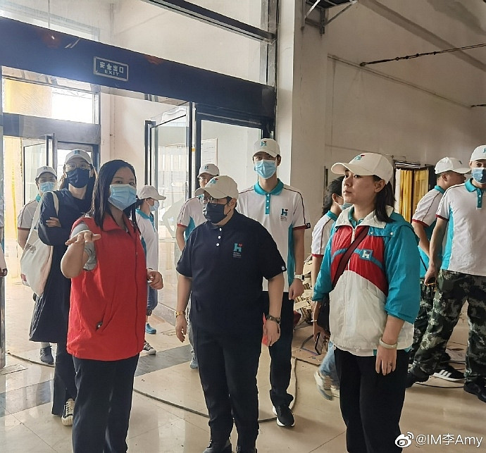 Vương Nhất Bác đích thân đến vùng lũ lụt làm tình nguyện viên tiền tuyến: 'Nếu không đi tôi sẽ hối hận'