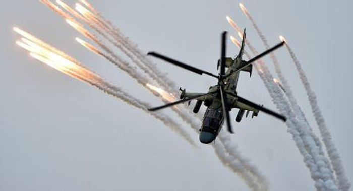 Trực thăng tấn công Ka-52M tung đòn xa trăm km, đánh trúng điểm yếu xe tăng