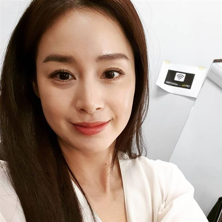 Tứ đại mỹ nhân Kbiz thuở đôi mươi: Song Hye Kyo kém sắc nhất-11