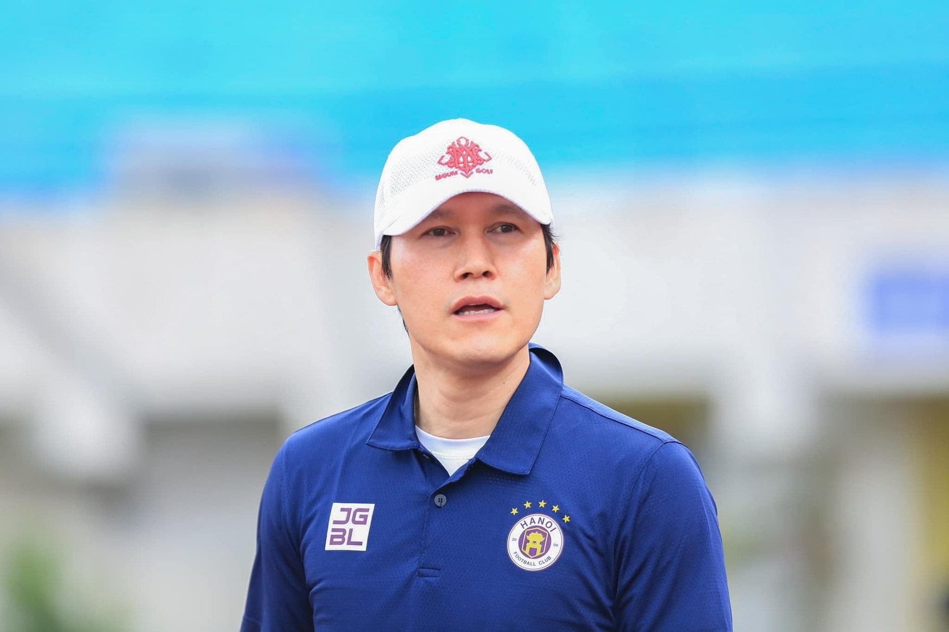 Hà Nội FC không đồng ý hoãn V-League sang năm 2022 - 2