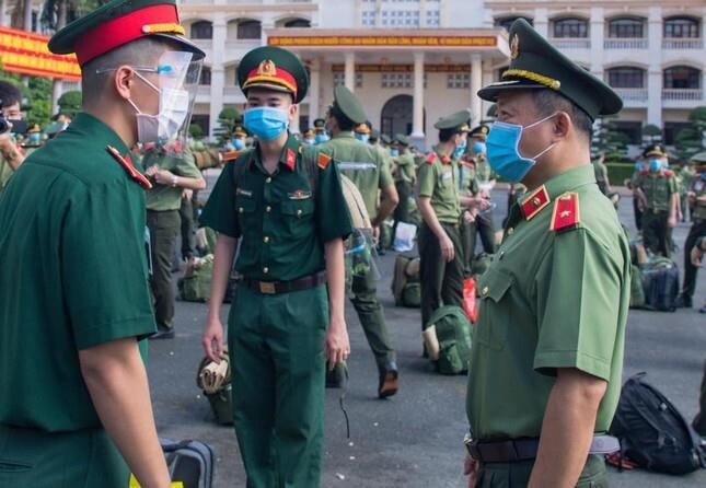 Chi viện thêm 150 học viên An ninh vào điểm nóng COVID-19 - 1