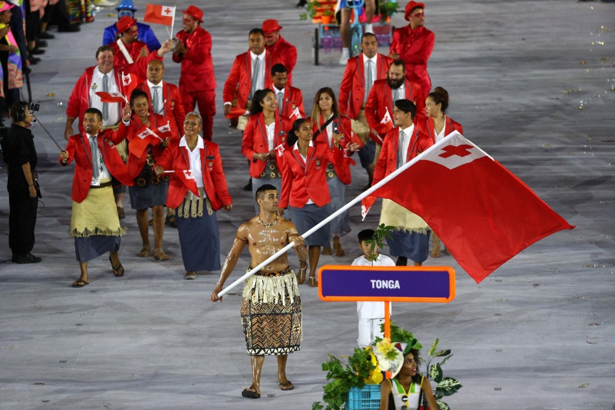 Pita Taufatofua lần đầu gây sốt ở lễ khai mạc Olympic Rio 2016.