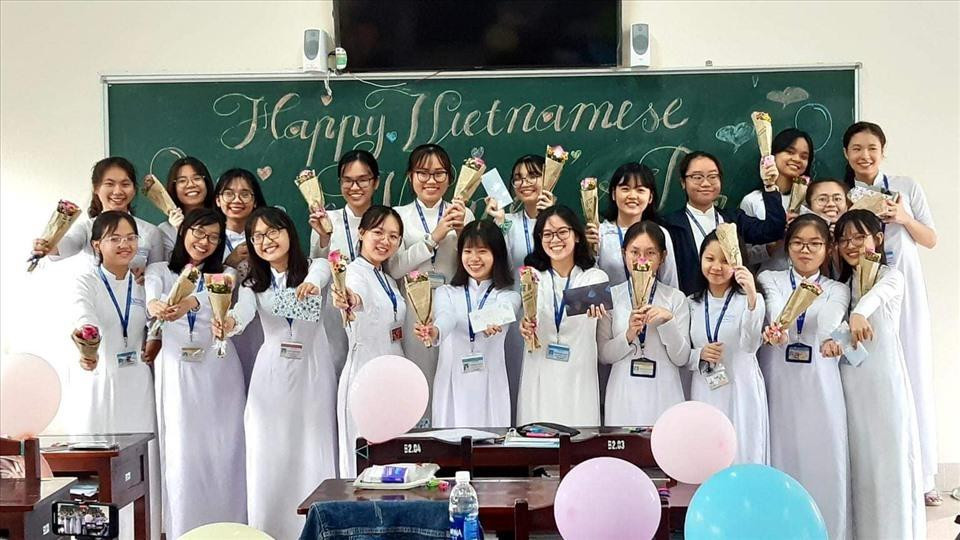 Viết về dịch COVID-19, nữ sinh Tiền Giang ẵm trọn 10 điểm Văn tốt nghiệp THPT - 1
